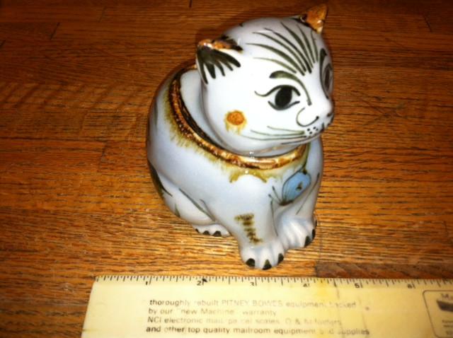 Cat Sugar Bowl with Cat's Head Lid  (KE.UV23)
