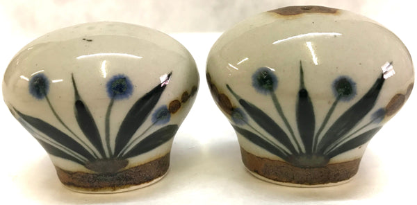 Ken Edwards Pottery Ball Salt and Pepper Shakers (KE.V30)