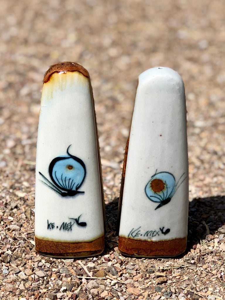 Stoneware Salt & Pepper Shaker Set