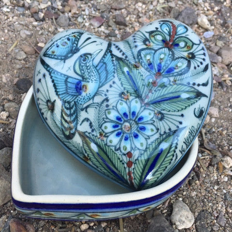 Collection heart box with lid
