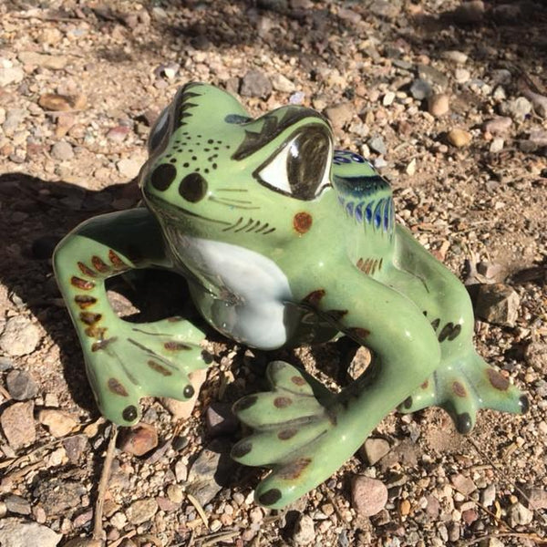 Ken Edwards Pottery Frog in stoneware pottery. (KE.E15)